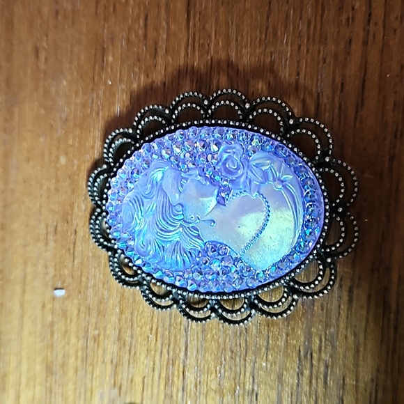 Cameo - Picture 1 of 1